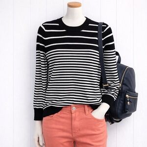 🤎GAP Black & White Striped Knit Sweater | Size Small | Classic Crewneck